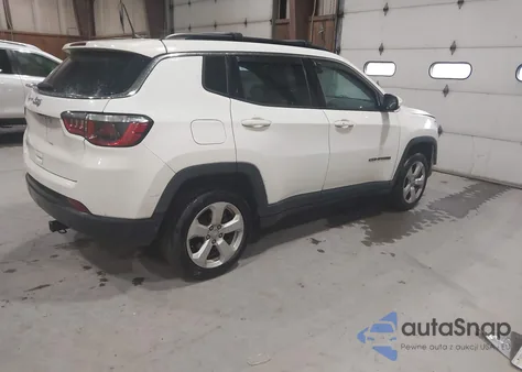 2019 Jeep Compass Latitude 4X4 z USA, uszkodzony, nr VIN 3C4NJDBB8KT768484